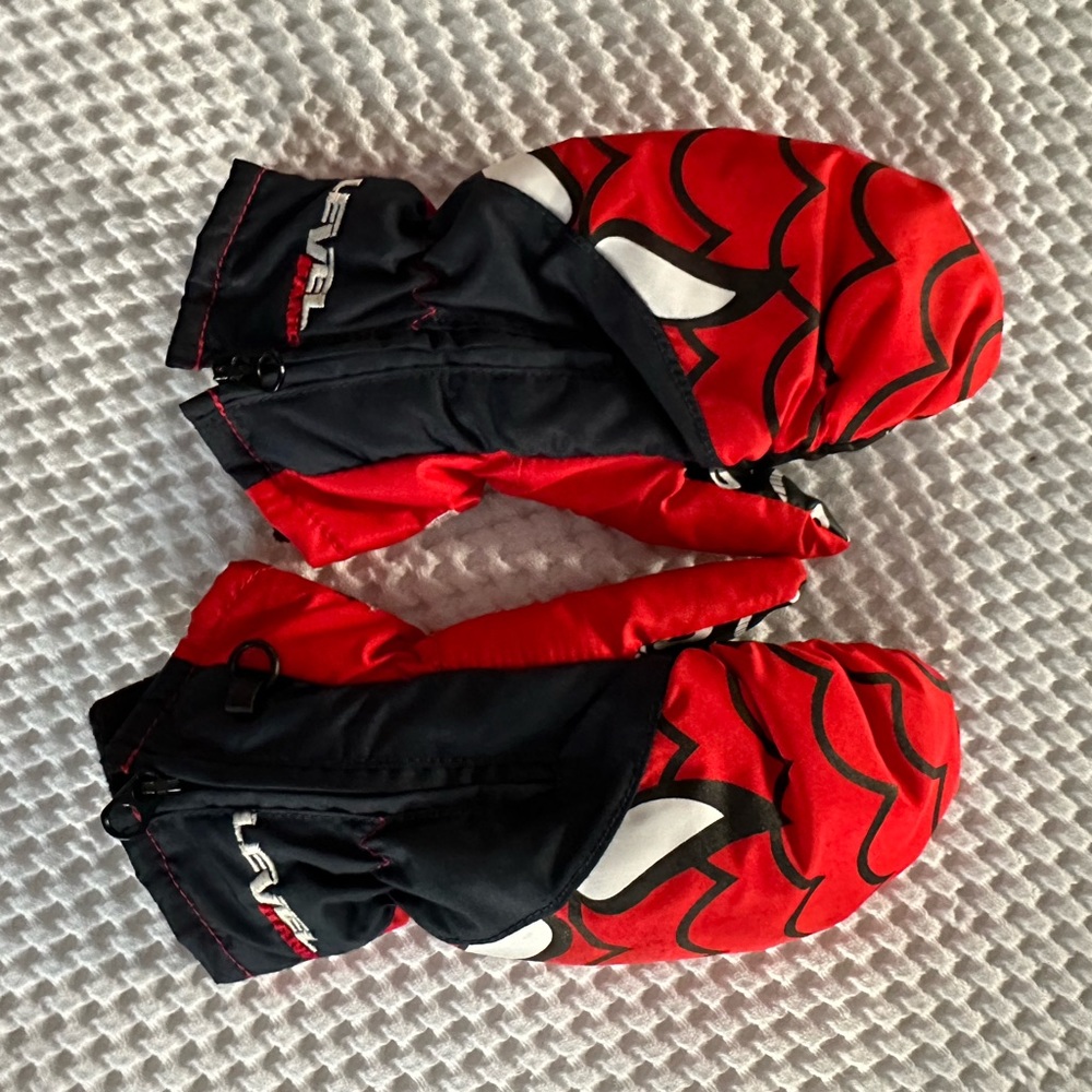 Kids ski mittens